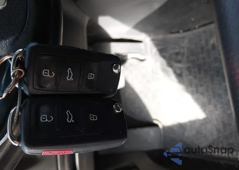 2017 Volkswagen Tiguan 2.0T Wolfsburg Edition из США, поврежденный, VIN WVGRV7AX9HK003701